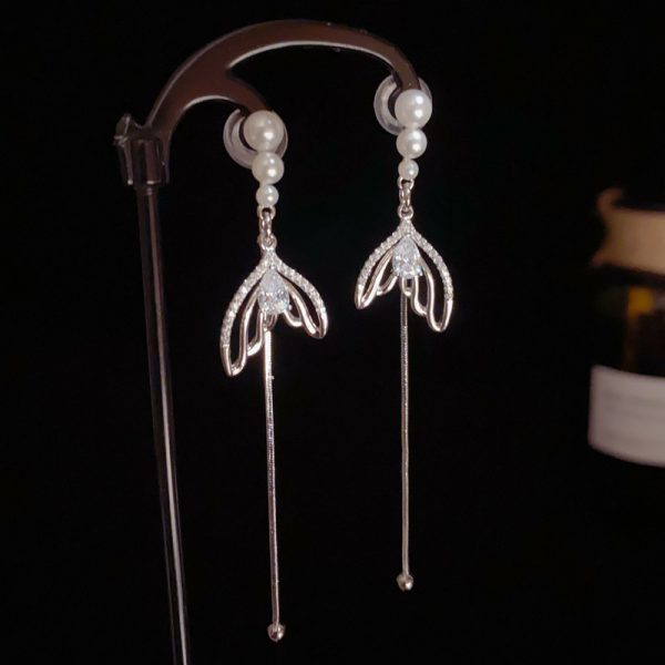 Spring New Elegant Pearl Zircon Fishtail Long Tassel Earrings Women's Fashion Sweet All-match Design Sense Earrings - 图片 2