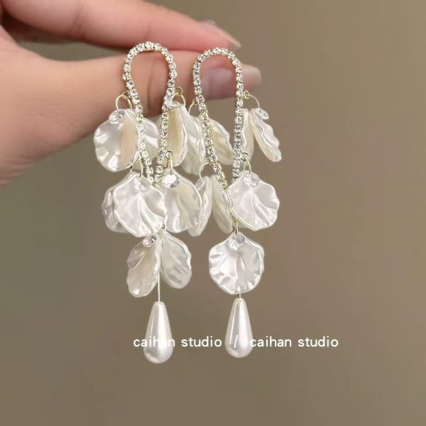 White Petal Pearl Earrings Light Luxury High-end Elegant All-match Earrings 2025 New Explosions Niche Earrings - 图片 12
