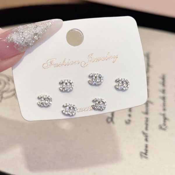 Small Fragrant Earrings S925 Silver Needle Classic Earrings Women's Accessories Light Luxury High-end Sense Small Fragrant Home Fashion Letter Earrings - 图片 10