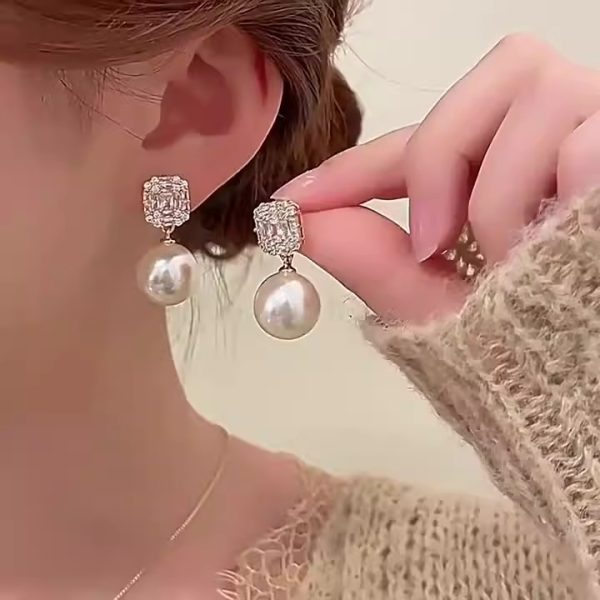 S925 Silver Needle Pearl High-grade Light Luxury Niche All-match Elegant Earrings Small Fragrant Earrings Yiwu New Jewelry Summer - 图片 2