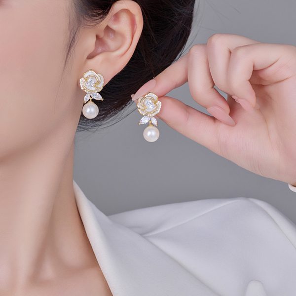 French Glaze Camellia Pearl Earrings S925 Silver Needle Advanced Sense Simple Fashion Ear Stud Elegant Sweet Earrings - 图片 2