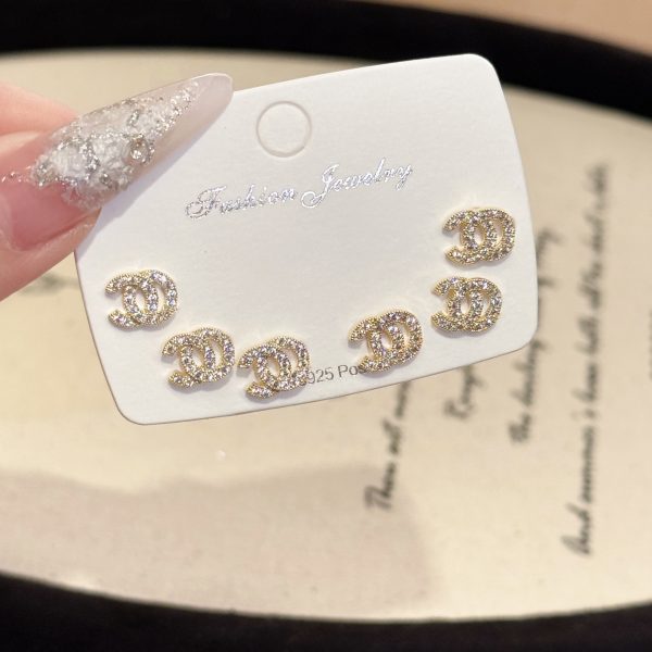 Small Fragrant Earrings S925 Silver Needle Classic Earrings Women's Accessories Light Luxury High-end Sense Small Fragrant Home Fashion Letter Earrings - 图片 2