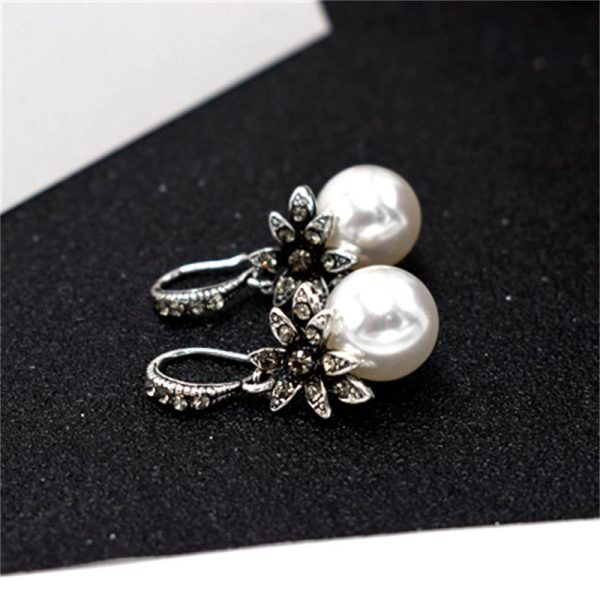 European and American Retro Fashion Creative Pearl Earrings Cute Sunflower Sunflower Earrings Diamond Earrings Earrings Earrings - 图片 2