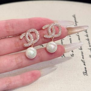 Small Fragrant Earrings S925 Silver Needle Classic Earrings Women's Accessories Light Luxury High-end Sense Small Fragrant Home Fashion Letter Earrings