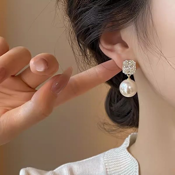 S925 Silver Needle Pearl High-grade Light Luxury Niche All-match Elegant Earrings Small Fragrant Earrings Yiwu New Jewelry Summer - 图片 4