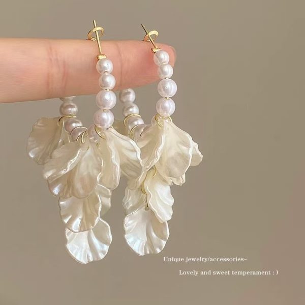 White Petal Pearl Earrings Light Luxury High-end Elegant All-match Earrings 2025 New Explosions Niche Earrings - 图片 8