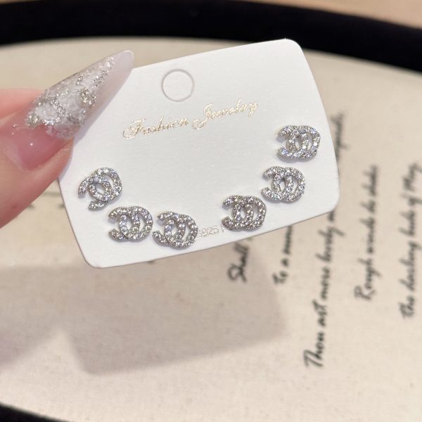 Small Fragrant Earrings S925 Silver Needle Classic Earrings Women's Accessories Light Luxury High-end Sense Small Fragrant Home Fashion Letter Earrings - 图片 6